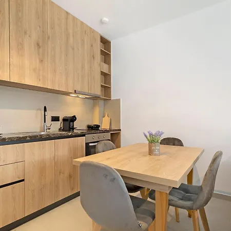 Πανσιόν Sokol Stone House 3*