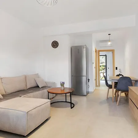 Πανσιόν Sokol Stone House 3*
