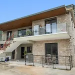 Sokol Stone House Βλυχό