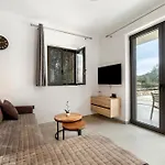 Πανσιόν Sokol Stone House