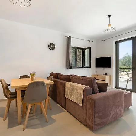 Sokol Stone House 3* Vlikhón